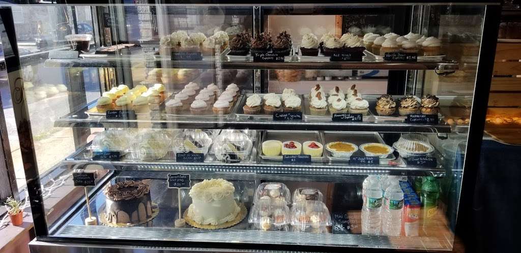 Kias Cakes | 16 S Lansdowne Ave, Lansdowne, PA 19050, USA | Phone: (484) 461-3793