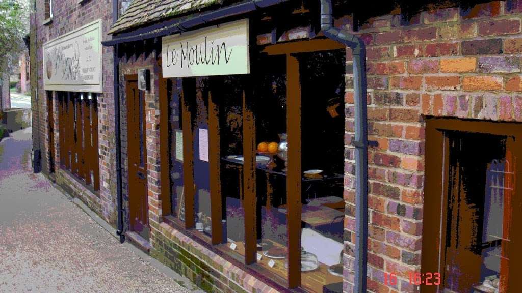 Le Moulin Restaurant | 3 Mill Walk, Wheathampstead, St Albans AL4 8DT, UK | Phone: 07419 833324