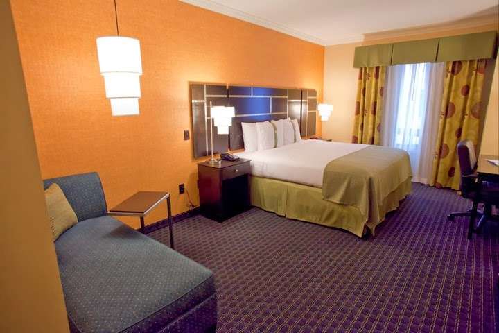 Holiday Inn Houston East-Channelview | 16311 East Fwy, Channelview, TX 77530, USA | Phone: (281) 864-7457