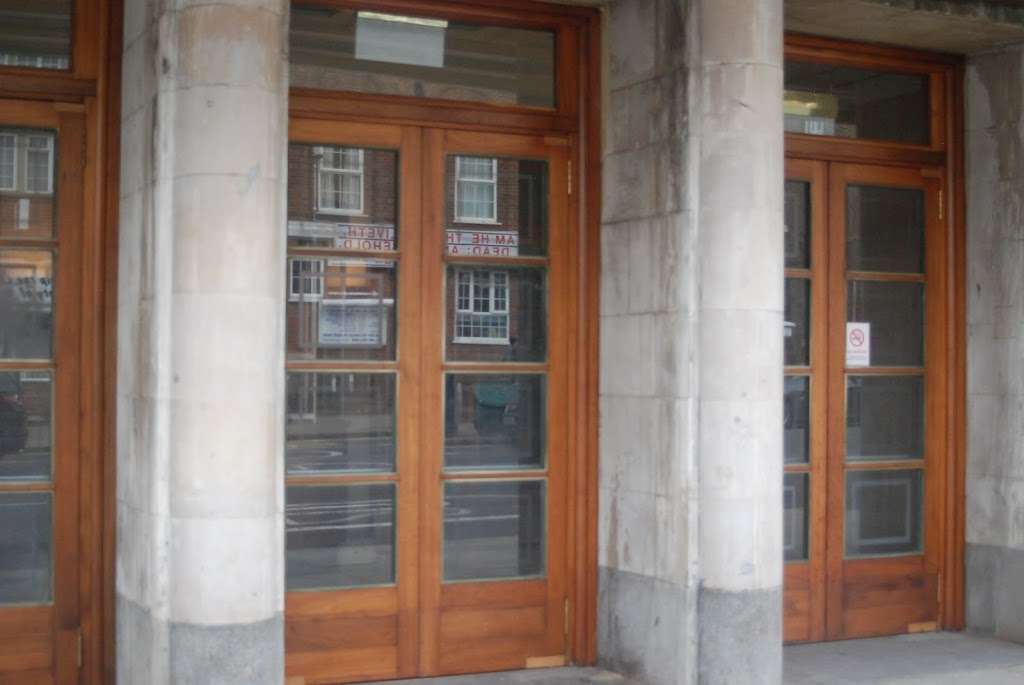 Lambeth Town Hall | 1 Brixton Hill, Brixton, London SW2 1RW, UK | Phone: 020 7926 1000