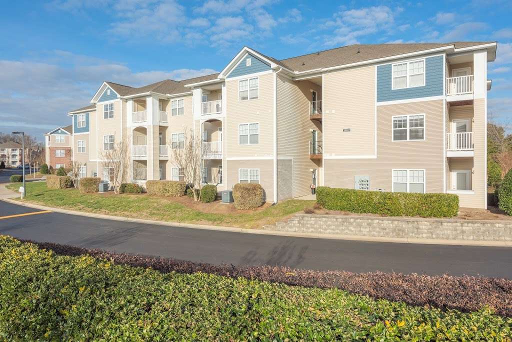 Avant at Steele Creek Apartment Homes | 13212 Winter Hazel Rd, Charlotte, NC 28278, USA | Phone: (704) 585-1011