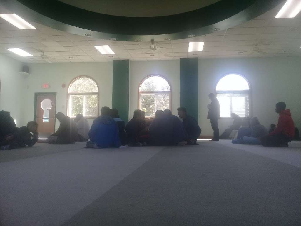 Masjid Al-Fajr مسجد | 2846 Cold Spring Rd, Indianapolis, IN 46222, USA | Phone: (317) 923-2847
