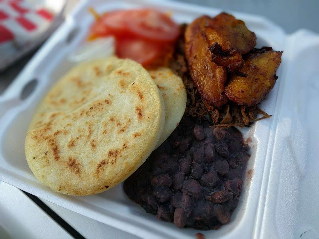 Sammy Arepas | 3220 Lakeshore Dr, St Joseph, MI 49085, USA | Phone: (331) 903-8708