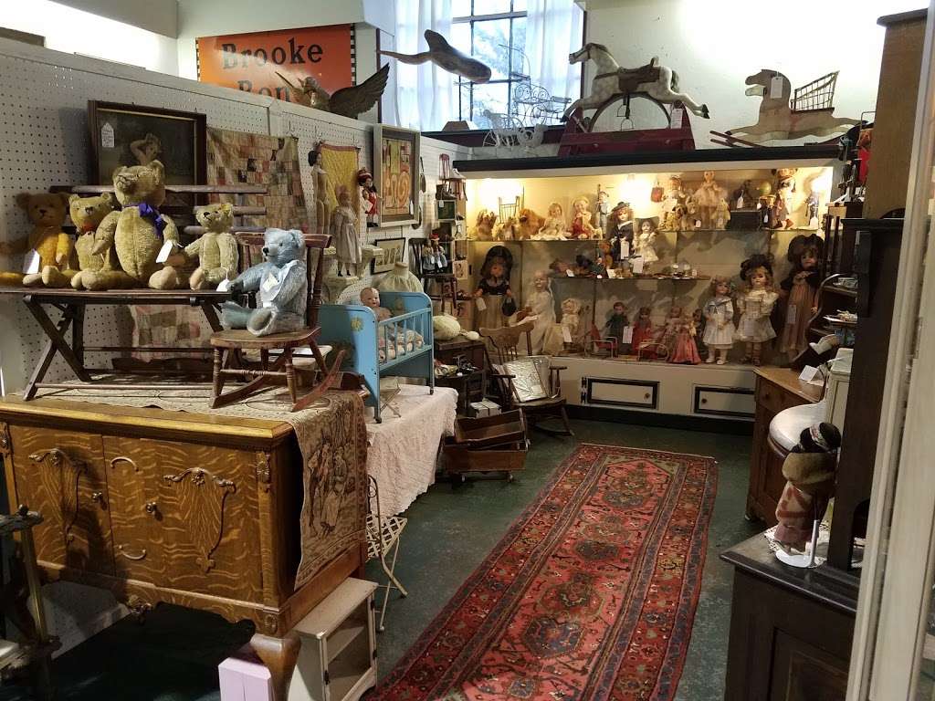 Yellow Garage Antiques | 66 S Main St, Mullica Hill, NJ 08062 | Phone: (856) 478-0300