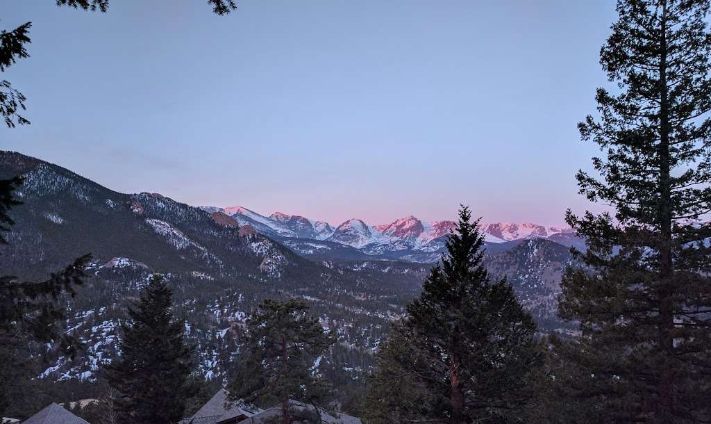 Awestruck | 3402 Eaglecliff Cir Dr, Estes Park, CO 80517, USA | Phone: (561) 291-9370