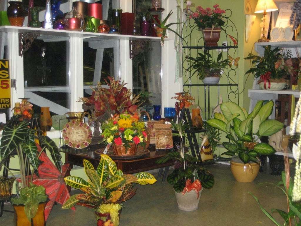 Beckmans Florist | 364 Larkfield Rd, East Northport, NY 11731 | Phone: (631) 368-8610