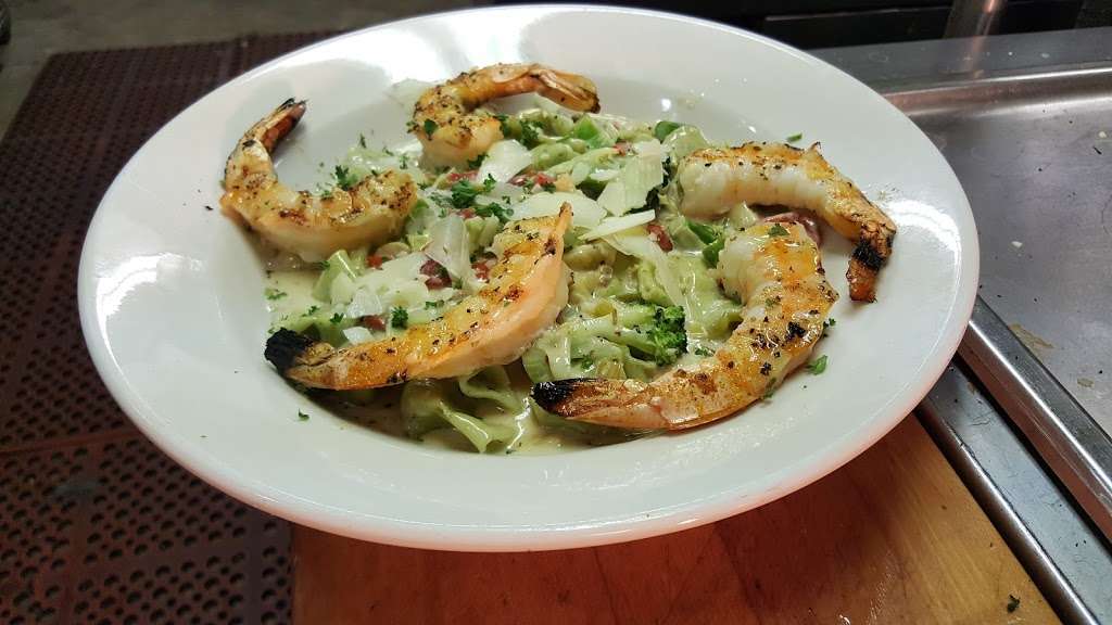 Reedville Market | 729 Main St, Reedville, VA 22539, USA | Phone: (804) 453-4666