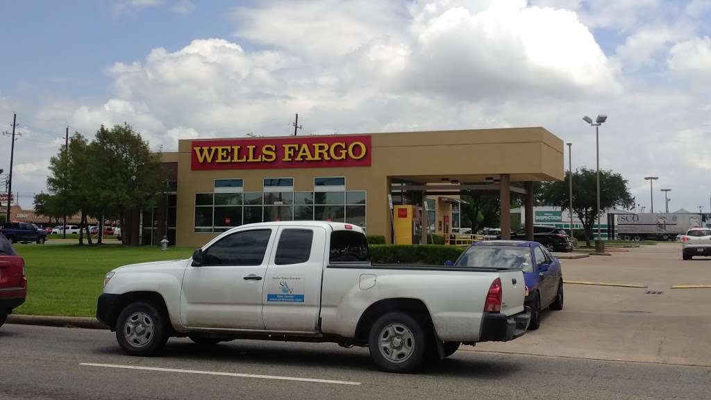 Wells Fargo Bank | 6990 Hwy 6 N, Houston, TX 77084, USA | Phone: (281) 855-0574