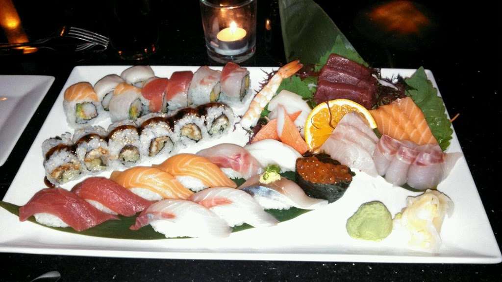 East Moon Asian Bistro & Sushi | 10431 Town Center Dr #101c, Broomfield, CO 80021, USA | Phone: (303) 635-1888