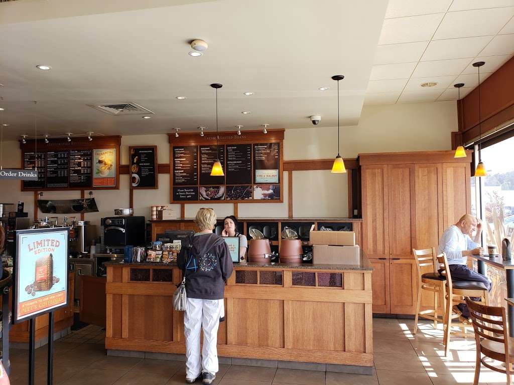 Peets Coffee | 142 San Mateo Rd, Half Moon Bay, CA 94019, USA | Phone: (650) 726-1261