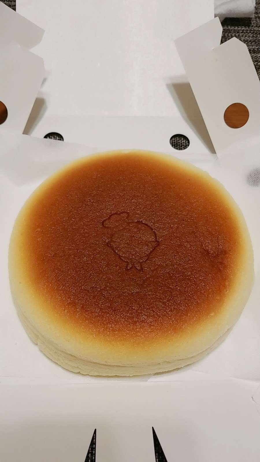 Uncle Tetsu Japanese Cheesecake | 72 Hillsdale Mall, San Mateo, CA 94403, USA | Phone: (650) 437-0399