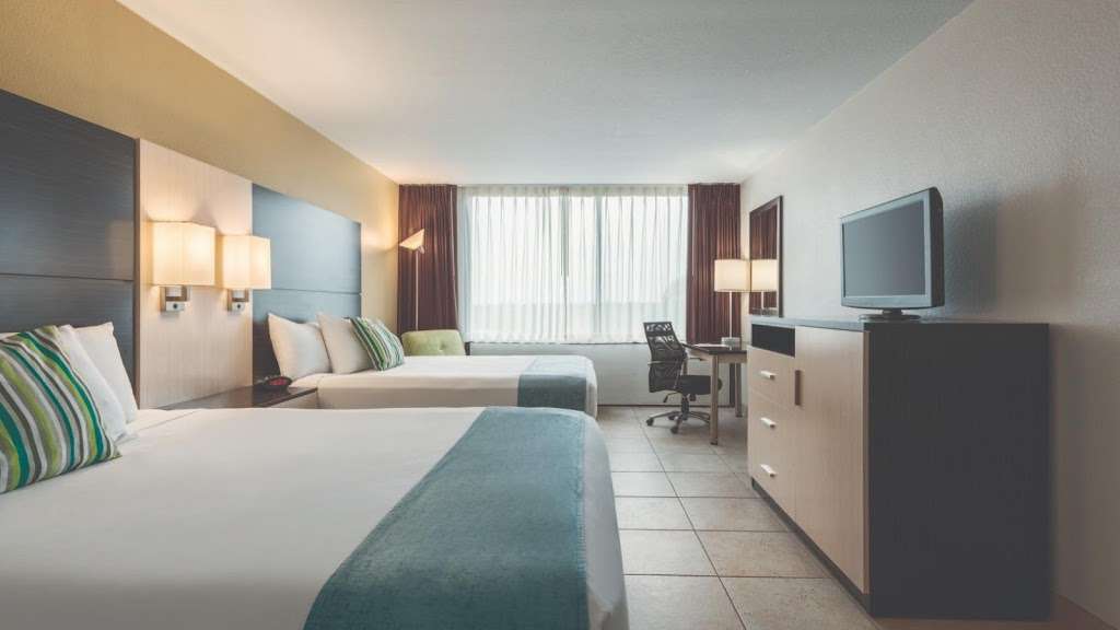 Park Inn by Radisson Resort & Conference Center Orlando | 3011 Maingate Ln, Kissimmee, FL 34747, USA | Phone: (407) 396-1400