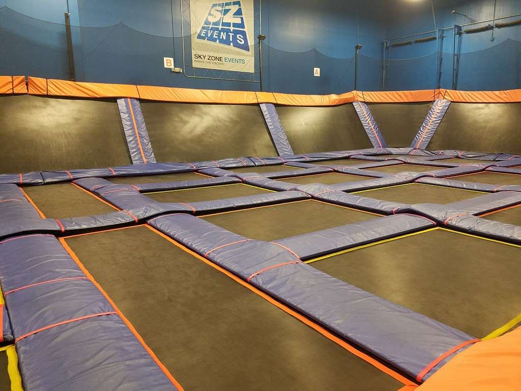 Sky Zone Trampoline Park | 851 Columbia Rd STE 172, Plainfield, IN 46168 | Phone: (317) 268-3200