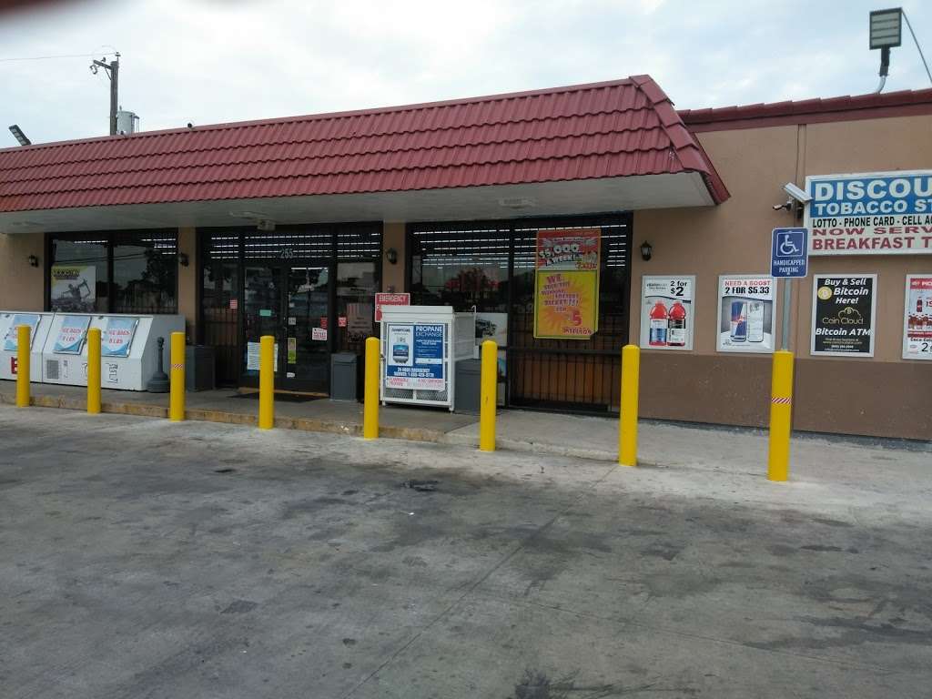 Valero | 255 N Ww White Rd, San Antonio, TX 78219 | Phone: (210) 337-8813