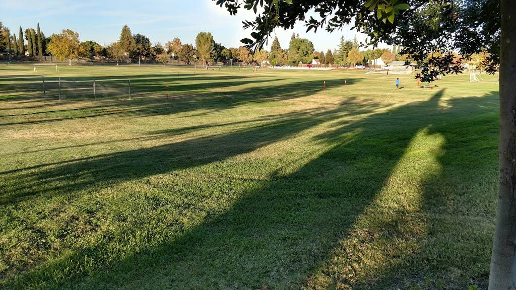 Summerfield Park | 2950 Linden Rd, West Sacramento, CA 95691, USA | Phone: (916) 617-4620