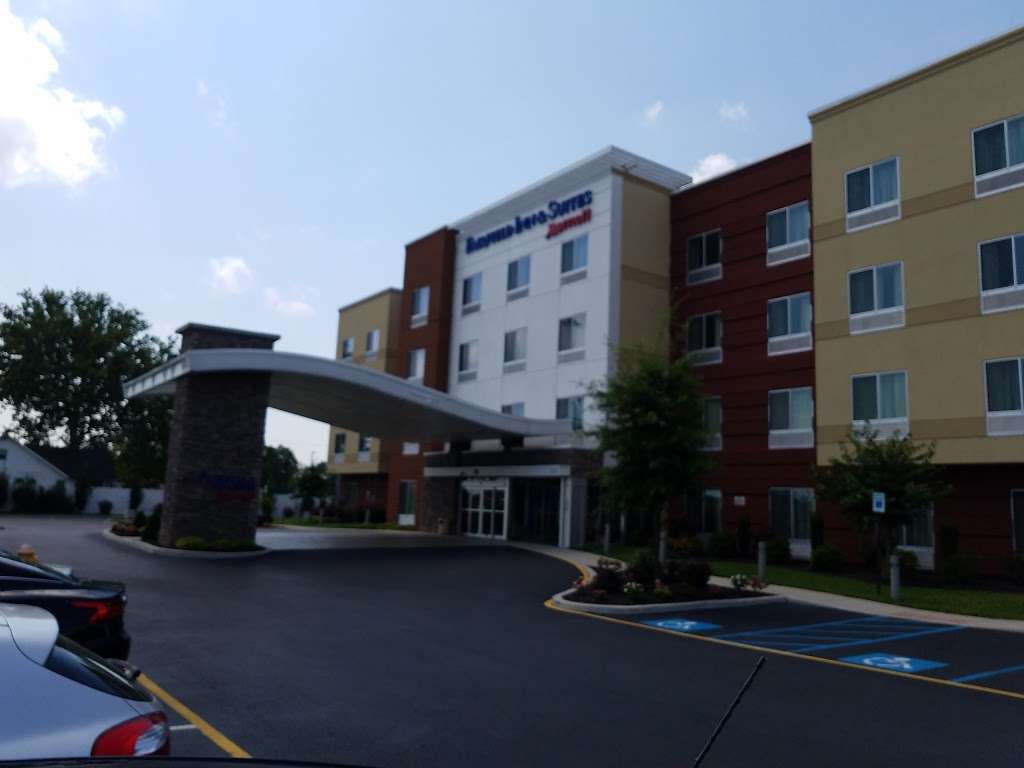 Fairfield Inn & Suites by Marriott Wilmington New Castle | 2117 N Dupont Hwy, New Castle, DE 19720 | Phone: (302) 777-4700