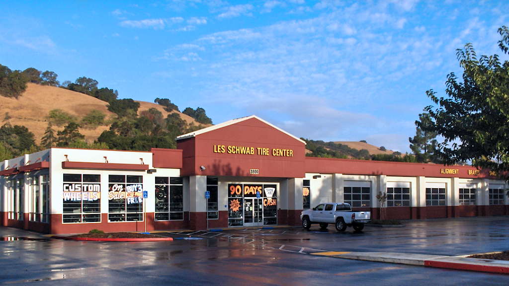 Les Schwab Tire Center | 3800 Alhambra Ave, Martinez, CA 94553, USA | Phone: (925) 370-6382