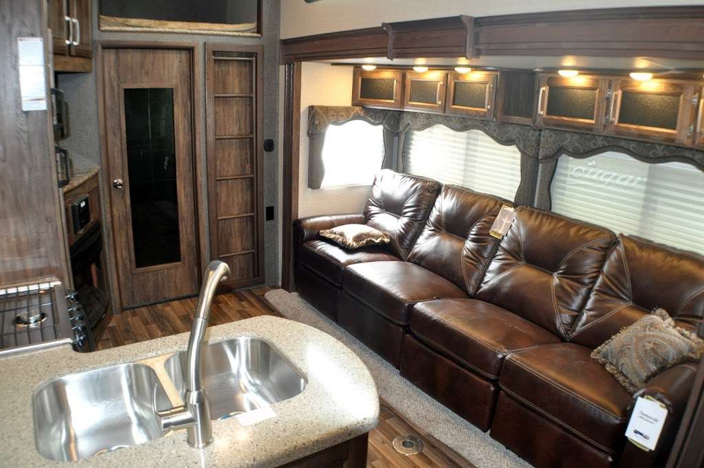 Century RV | 10400 E I25 Frontage Rd, Longmont, CO 80504, USA | Phone: (303) 453-1111