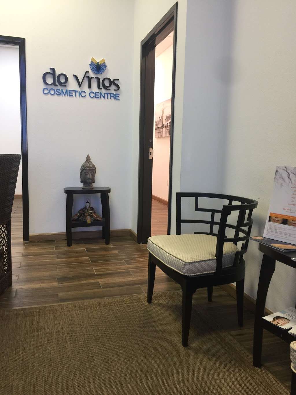 De Vries Cosmetic Centre | 3975 S Durango Dr #101, Las Vegas, NV 89147, USA | Phone: (702) 763-5539