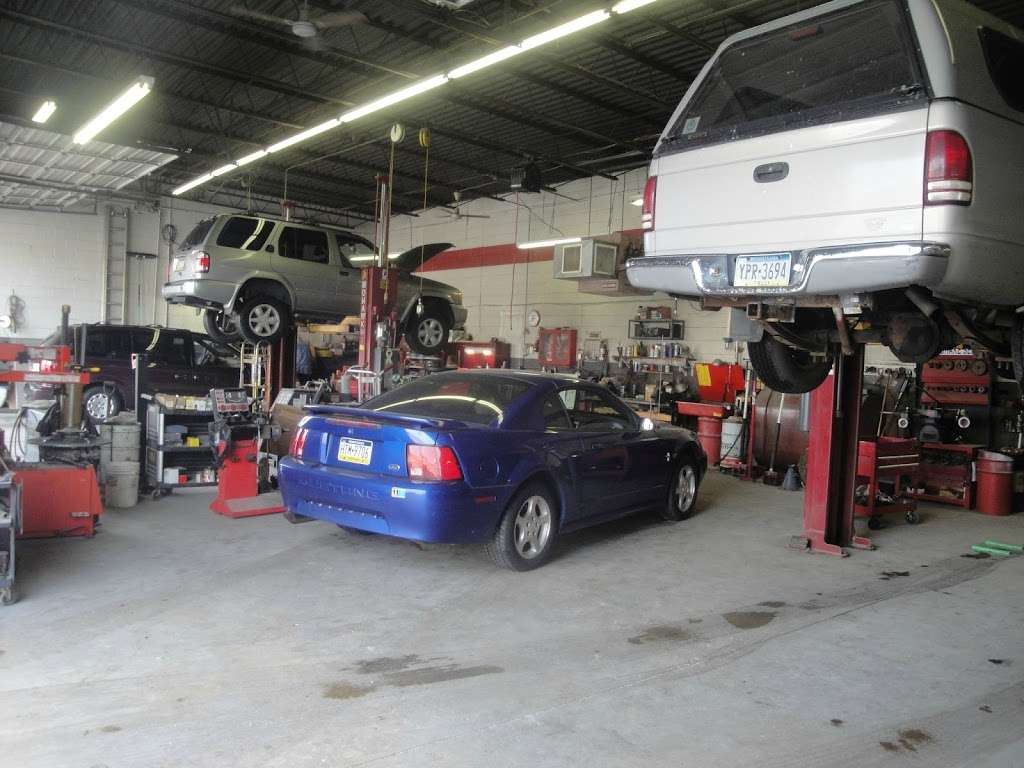 LEES AUTO AND TRUCK REPAIR, LLC | 10 Industrial Hwy, Essington, PA 19029 | Phone: (610) 583-9999