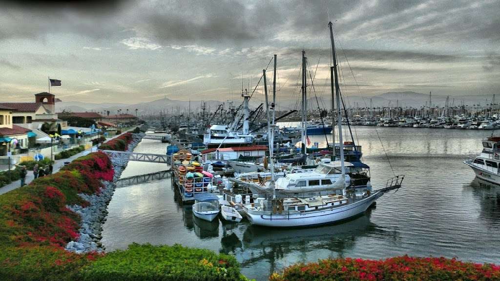 Boatel On The Water | 1575 Spinnaker Dr, Ventura, CA 93001, USA | Phone: (805) 570-9927