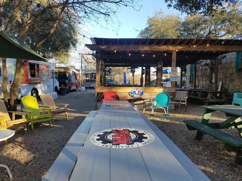 The Point Park and Eats | 24188 Boerne Stage Rd, San Antonio, TX 78255, USA | Phone: (210) 251-3380