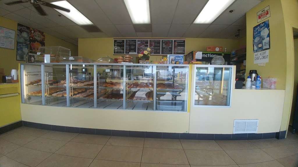 Pams Donuts & Ice Cream | 21465 Palomar St #105, Wildomar, CA 92595, USA | Phone: (951) 678-7676