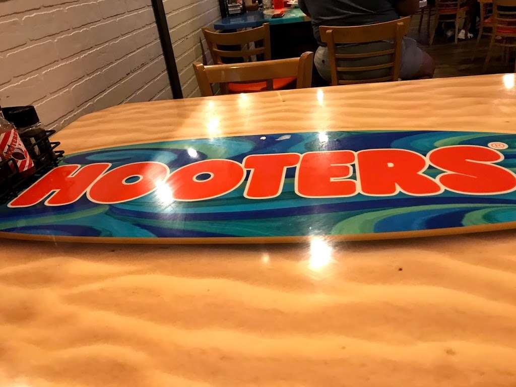 Hooters of Rehoboth | 18693 Coastal Hwy, Rehoboth Beach, DE 19971, USA | Phone: (302) 569-9955