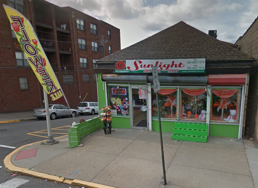 Sunlight Flower Shop | 8901 Bergenwood Ave, North Bergen, NJ 07047, USA | Phone: (201) 662-7174