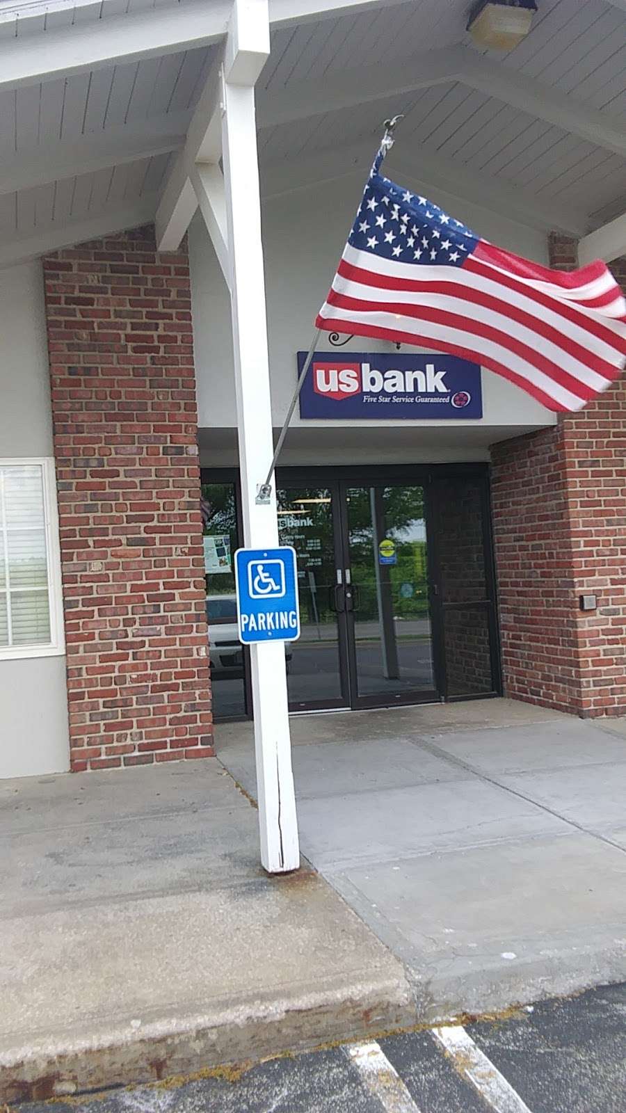 U.S. Bank Branch | 11204 Holmes Rd, Kansas City, MO 64131, USA | Phone: (816) 508-3861