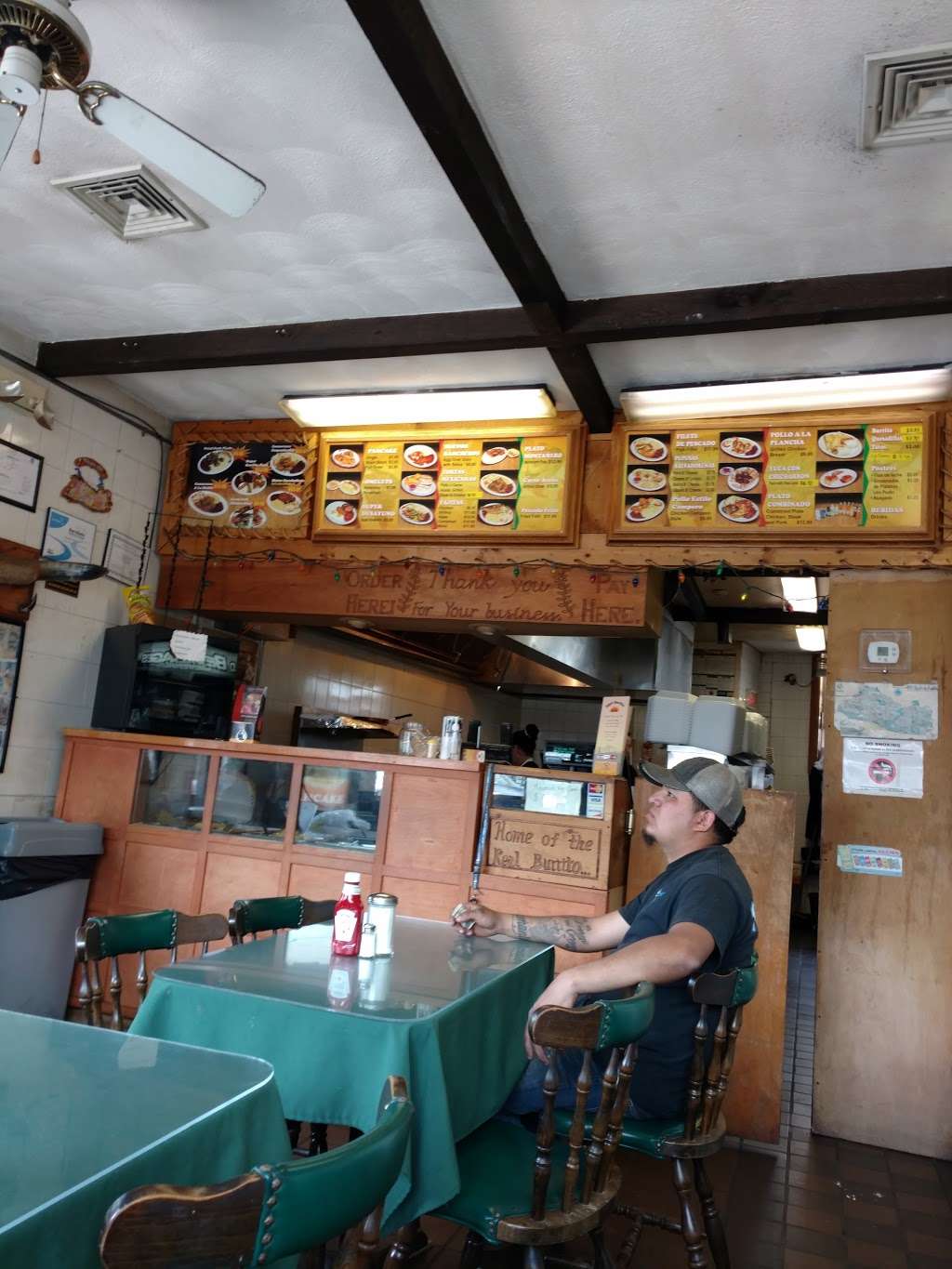 Super Burritos Mexican Grill | 453 Ferry St, Everett, MA 02149 | Phone: (617) 387-0405