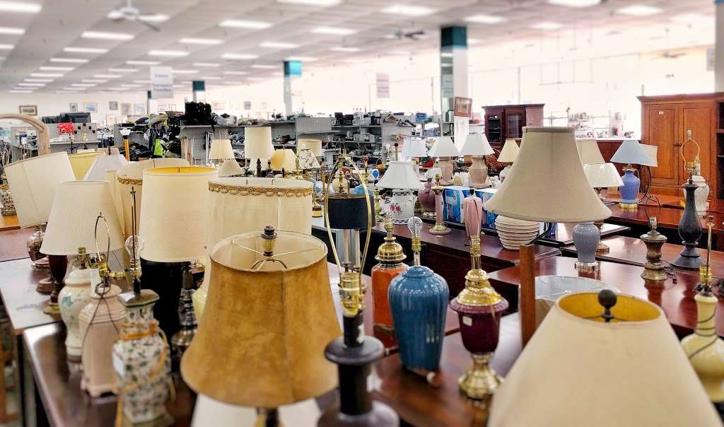 UGM Super Thrift Store | 2305 W Airport Fwy #110, Irving, TX 75062, USA | Phone: (972) 252-6040