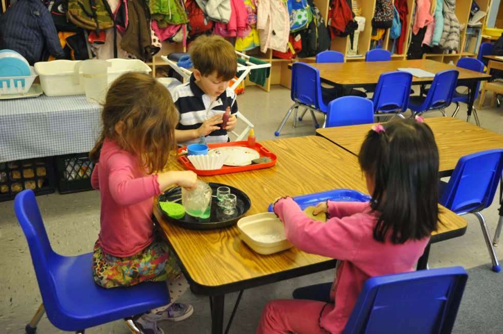 Huntington Montessori School | 165 Pidgeon Hill Rd, Huntington Station, NY 11746, USA | Phone: (631) 385-3388