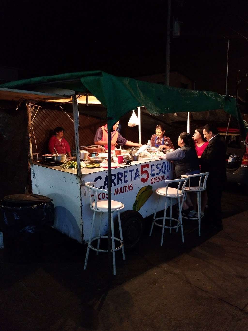Tacos Carreta 5 Esquinas | Mar Caribe 665, Alemán, Tijuana, B.C., Mexico | Phone: 664 162 9091