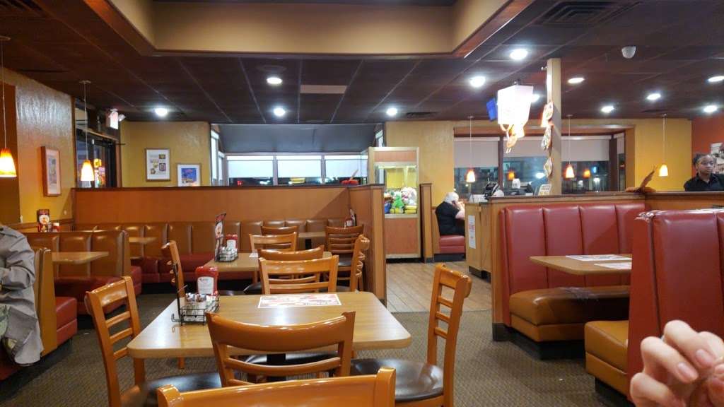Dennys | 80 McIntosh Plaza, Newark, DE 19713, USA | Phone: (302) 738-4671