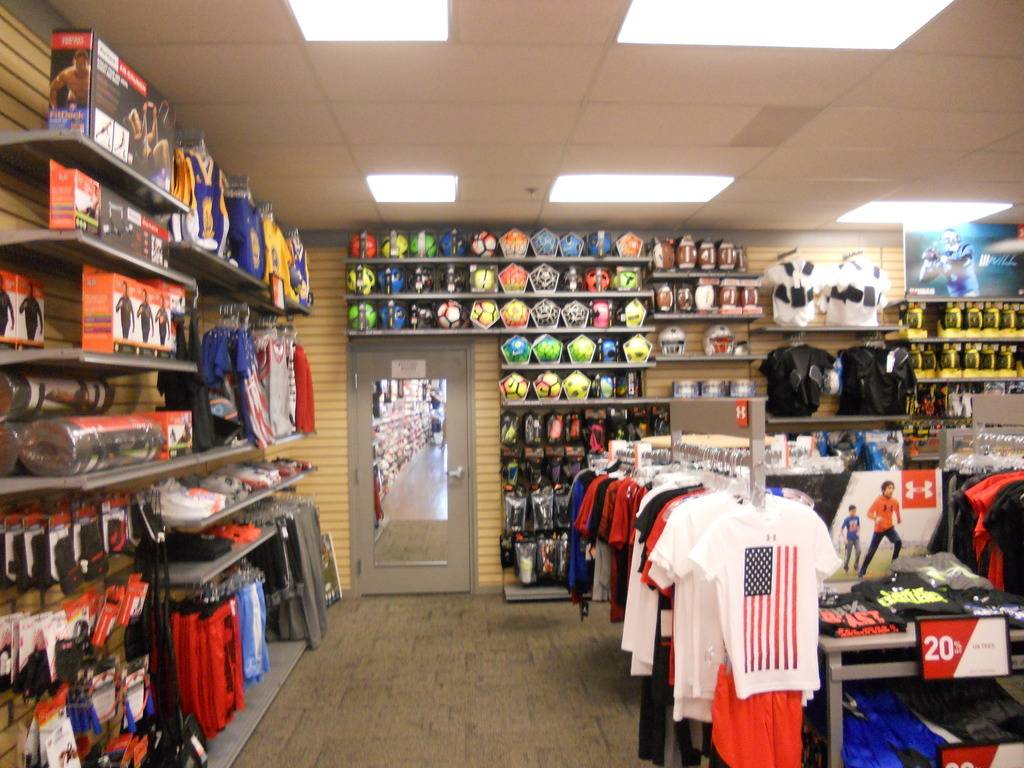 Hibbett Sports | 10435 Dixie Hwy, Louisville, KY 40272 | Phone: (502) 995-8403