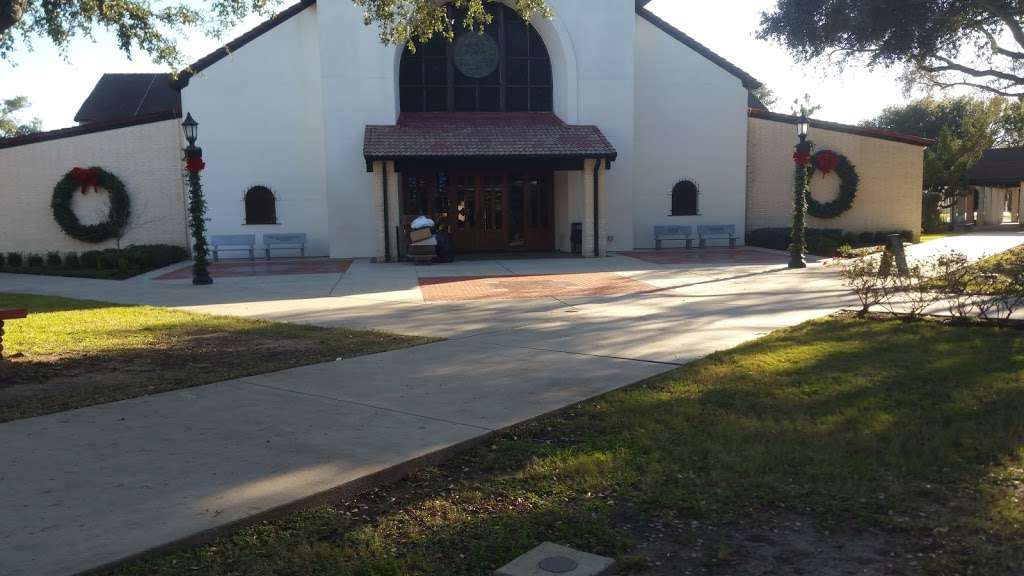 Holy Family Catholic Church | 1510 5th St, Missouri City, TX 77489 | Phone: (281) 499-9688