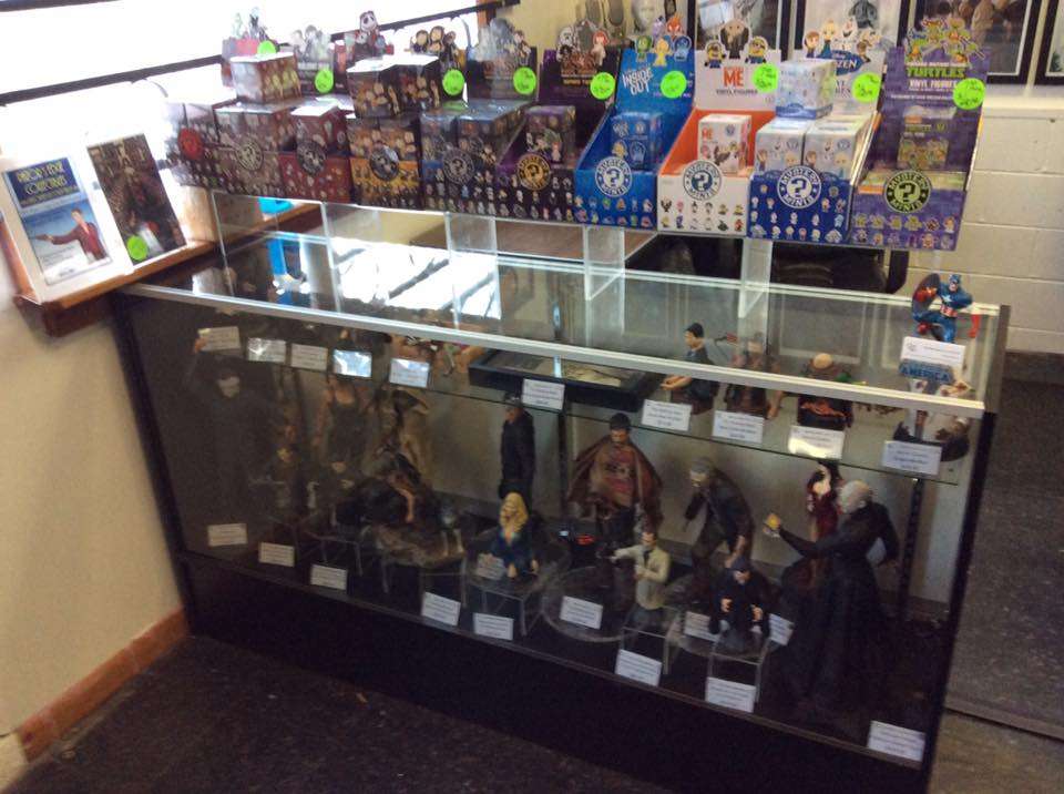 Razors Edge Collectibles | 106 Dingmans Plaza, Dingmans Ferry, PA 18328, USA | Phone: (516) 825-4272