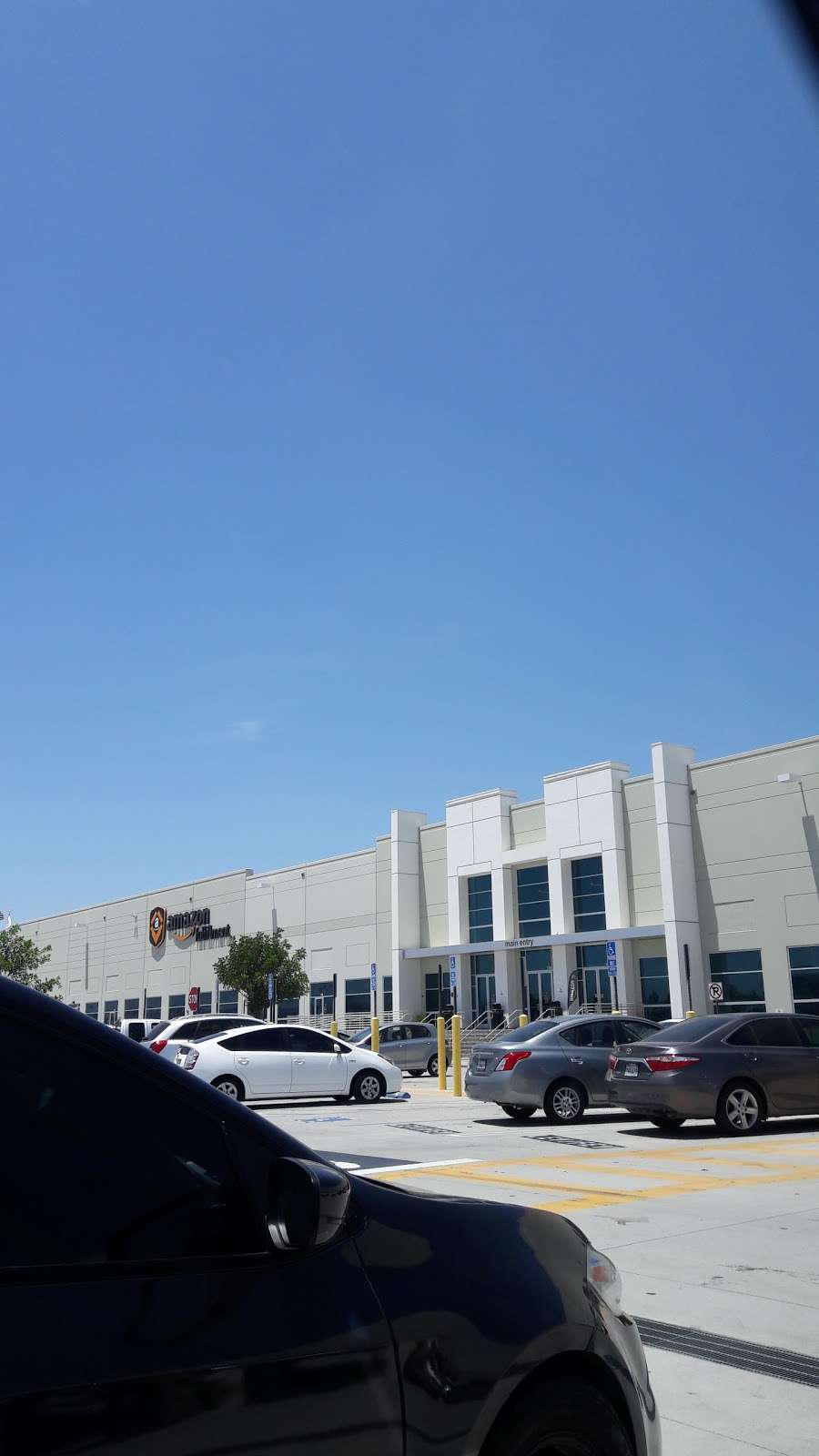 Amazon Fulfillment Center ONT6 24208 San Michele Rd Moreno