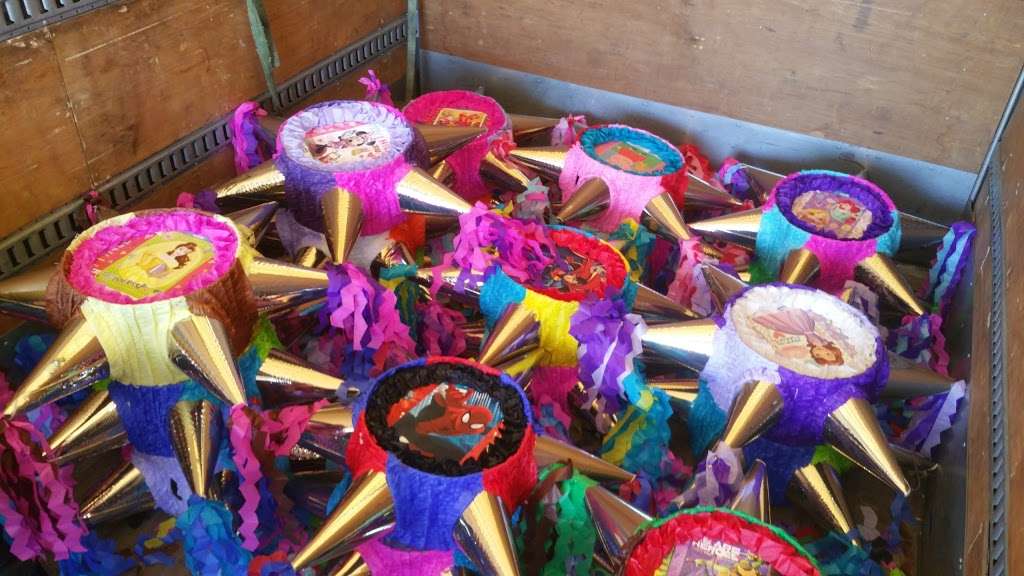 Piñata De Colores | #111, 4611, 2445, Main St, Chula Vista, CA 91911, USA | Phone: (619) 748-4813