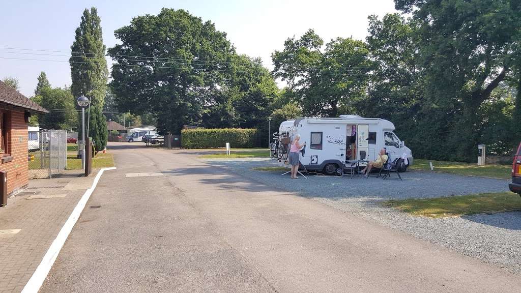 Gatwick Caravan and Motorhome Club Site | Charlwood Rd, Lowfield Heath, Crawley RH11 0QA, UK | Phone: 01293 524834