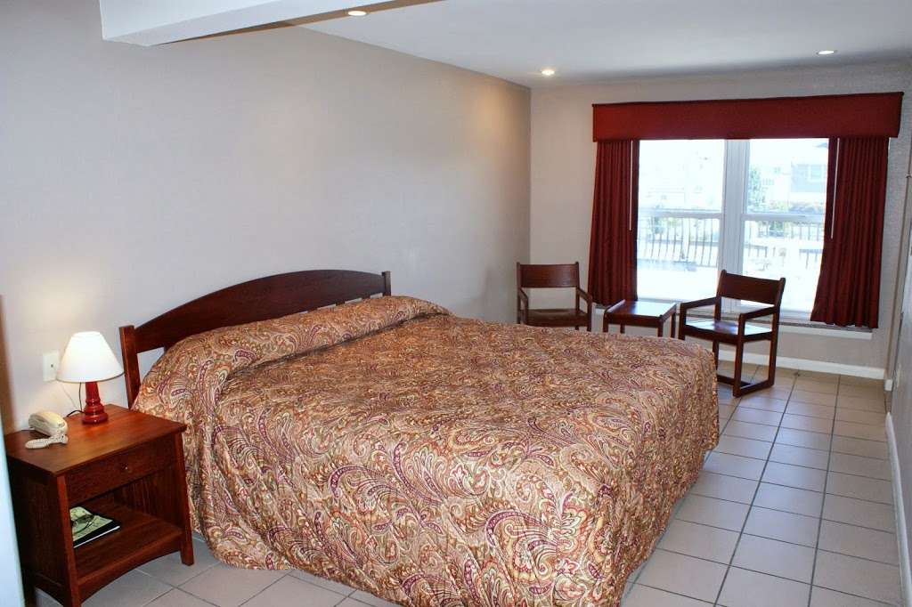 Starlight Motel & Luxury Suites | 1963 NJ-35, Toms River, NJ 08753 | Phone: (732) 793-4321