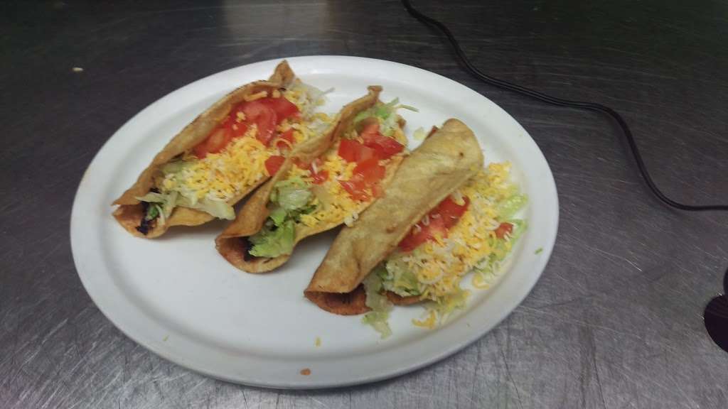 Los Gallos Mexican Restaurant | 1667 E Orangethorpe Ave, Placentia, CA 92870, USA | Phone: (714) 579-7955