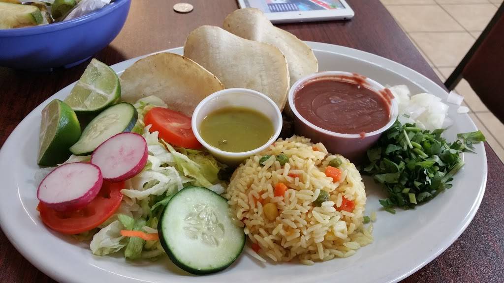 La Campiña Salvadoreña Restaurant | 1115 E Pioneer Pkwy Suite 125, Arlington, TX 76010 | Phone: (817) 548-7966