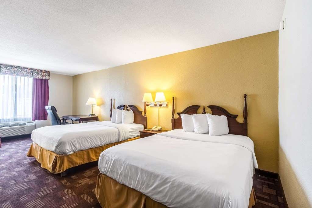 Motel 6 Chambersburg, PA | 1095 Wayne Ave, Chambersburg, PA 17201, USA | Phone: (717) 263-3400