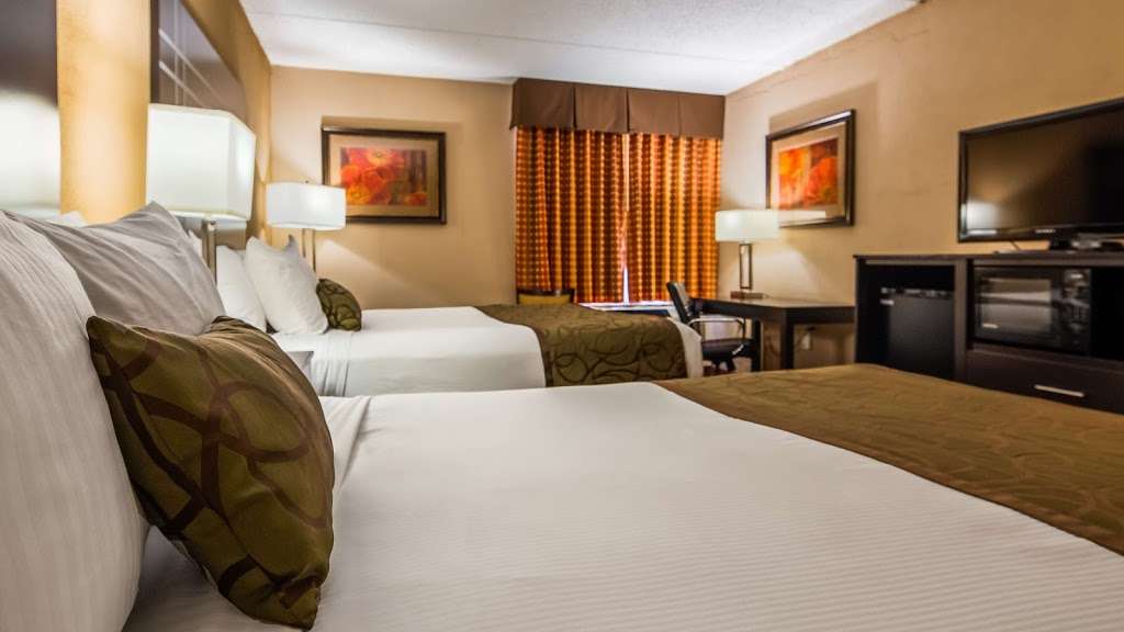 Best Western Waukesha Grand | 2840 N Grandview Blvd, Pewaukee, WI 53072, USA | Phone: (262) 524-9300