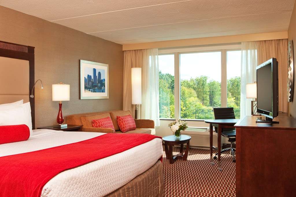 Crowne Plaza Boston - Woburn | 15 Middlesex Canal Park Dr, Woburn, MA 01801, USA | Phone: (781) 935-8760