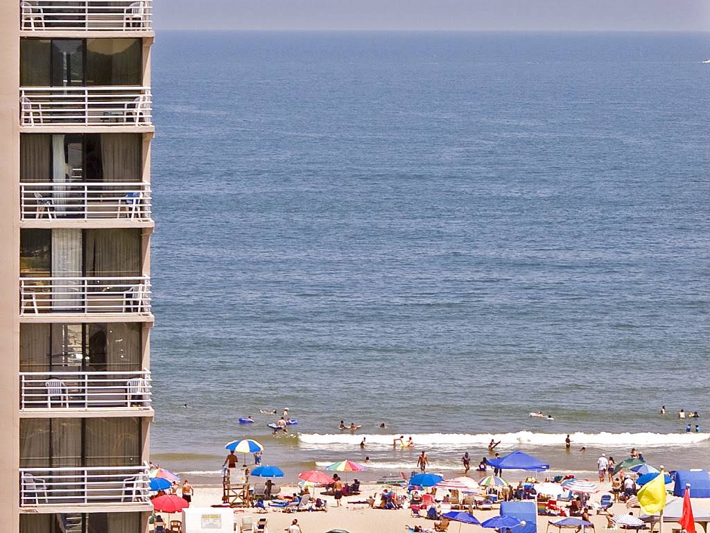 Four Sails Resort 3301 Atlantic Ave, Virginia Beach, VA 23451, USA
