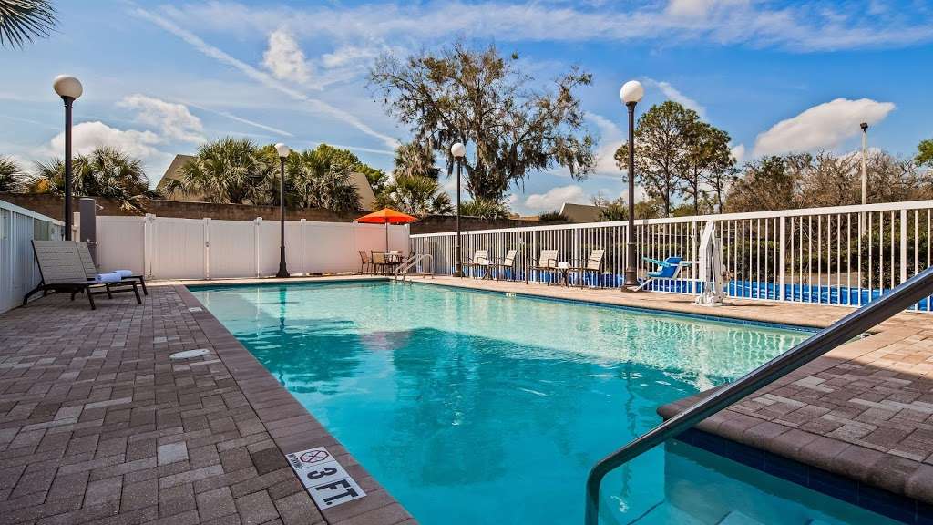 Best Western Plus Chain of Lakes Inn & Suites | 1321 N 14th St, Leesburg, FL 34748, USA | Phone: (352) 460-0118