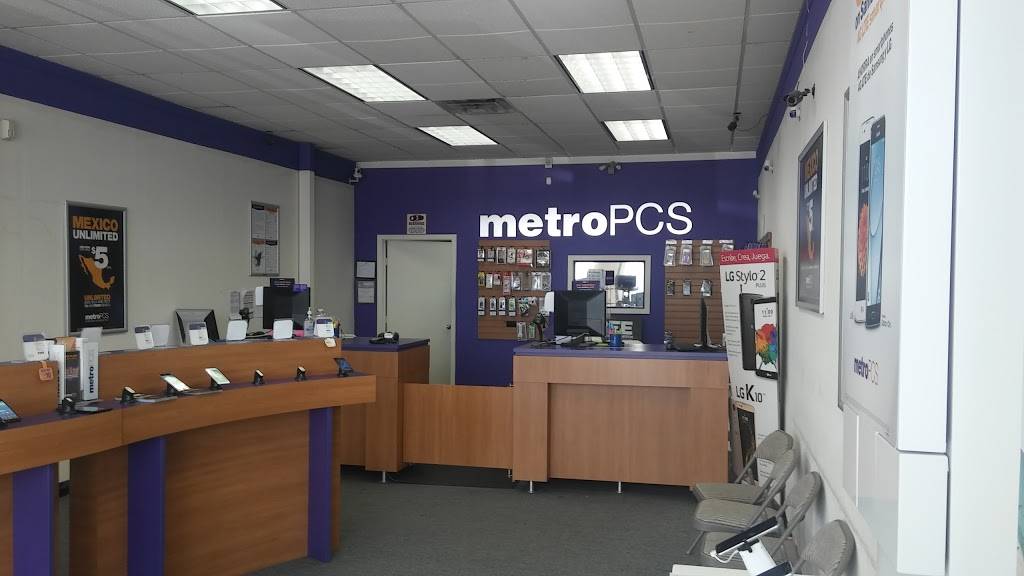 Metro by T-Mobile | 9112 Camp Bowie W Blvd Ste 130, Fort Worth, TX 76116, USA | Phone: (888) 863-8768